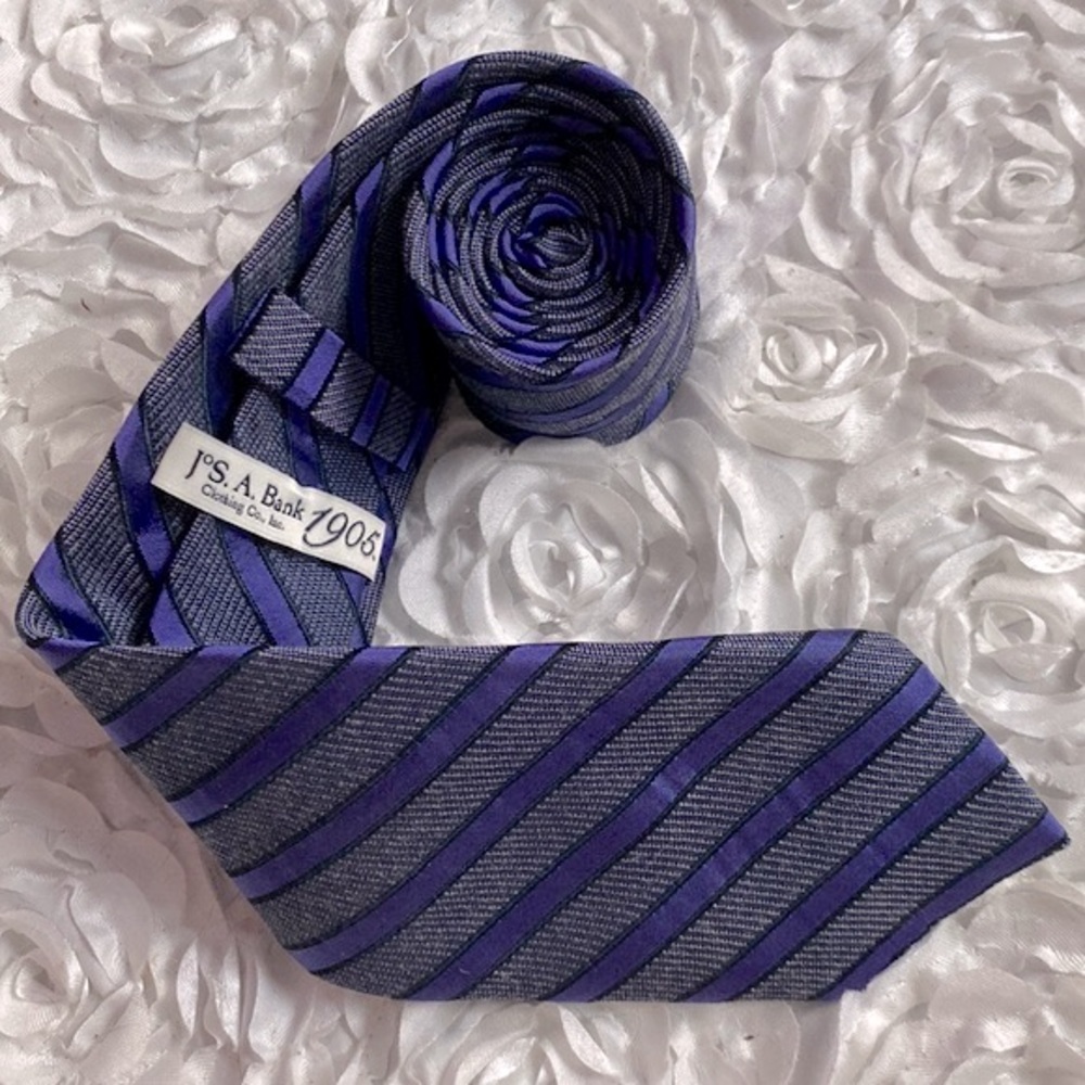 New Jos. A. Bank mens striped tie